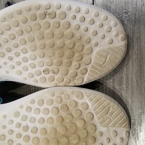 Puma's FTWDL women's sz 9 sneakers - Picture 9 of 10